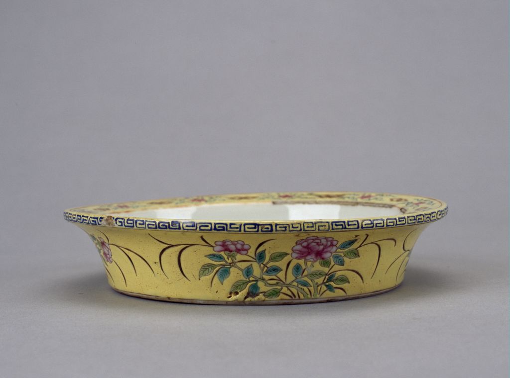 图片[3]-Yellow ground pastel color plantain flower pattern flowerpot and toilet box-China Archive